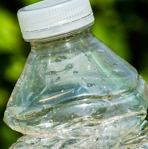 image d'une bouteille en plastique