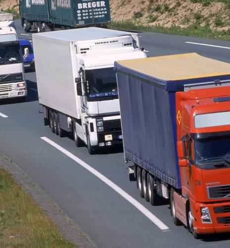 Etude DGEC : IFPEN publie une synthèse des émissions de GES et de polluants des poids lourds